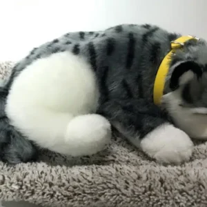 Peluche chat gris tigré endormi