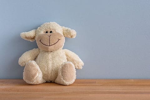 Une peluche doudou tellement jolie grise, un véritable ami à câlin