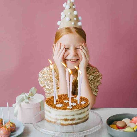 Le gâteau d'anniversaire tellement apprécié